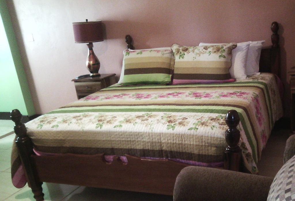 Hotel Tropik Leadonna Montego Bay Room photo