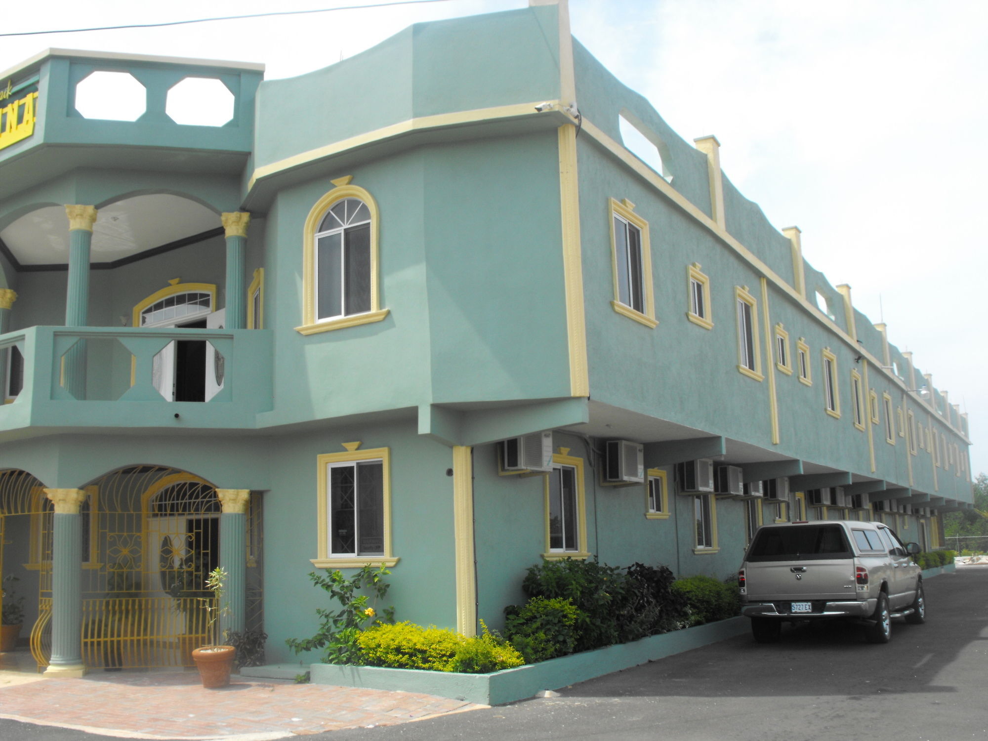 Hotel Tropik Leadonna Montego Bay Exterior photo